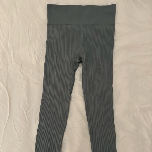 TOMBOY Blue/green workout set - Picture 5 of 8